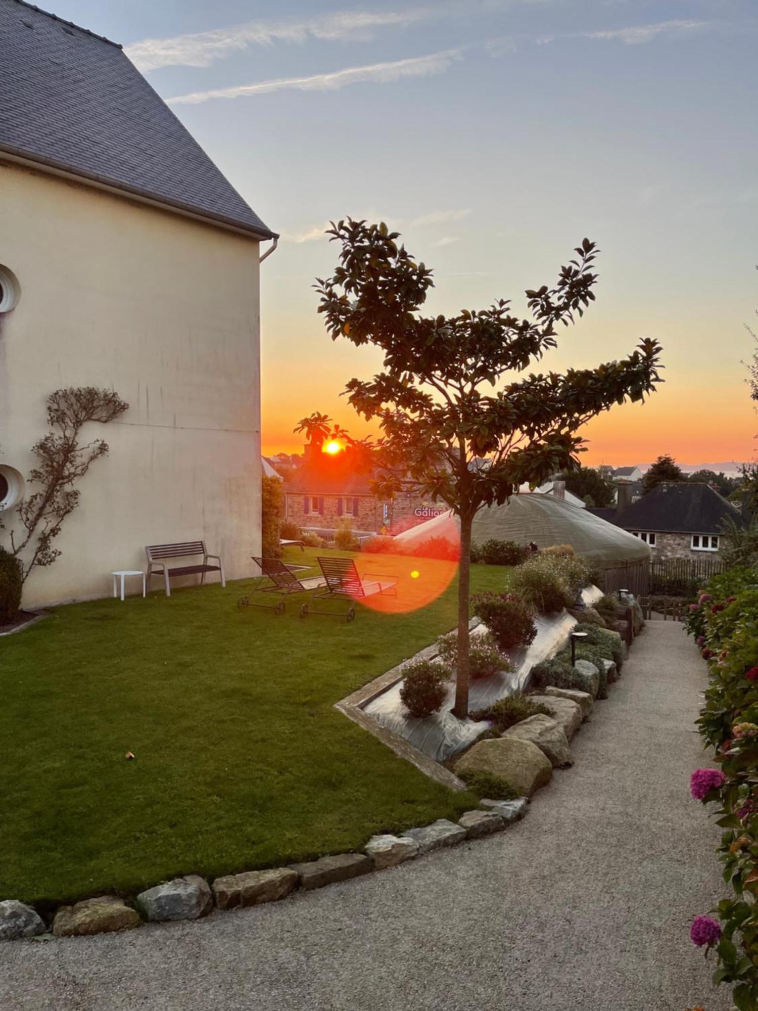 Hotel Les Agapanthes Плубаланек Екстериор снимка