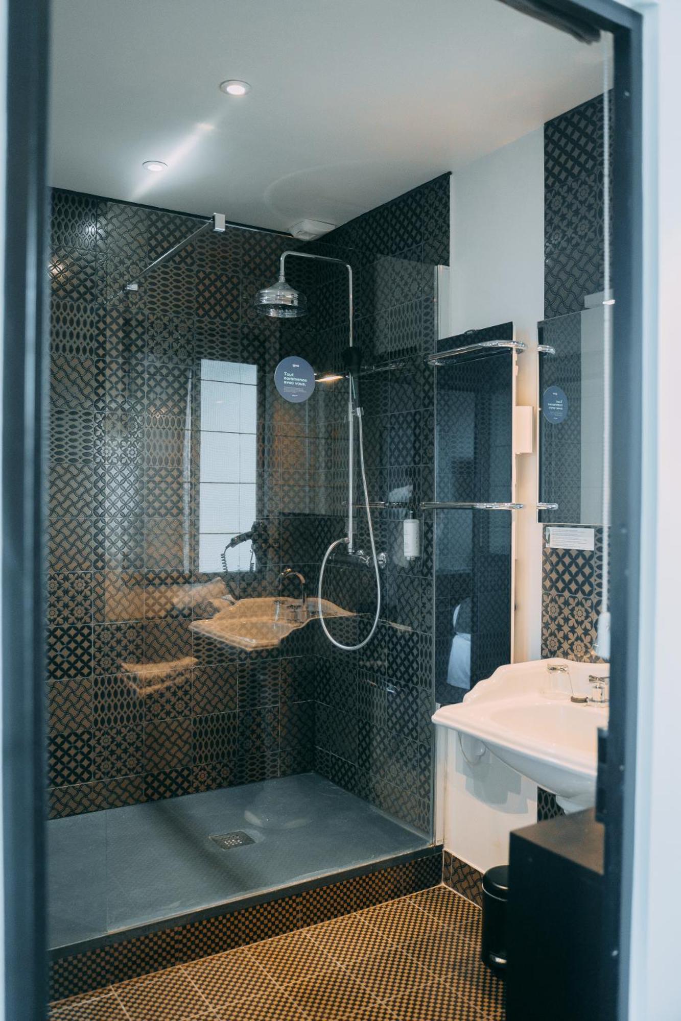 Hotel Les Agapanthes Плубаланек Екстериор снимка