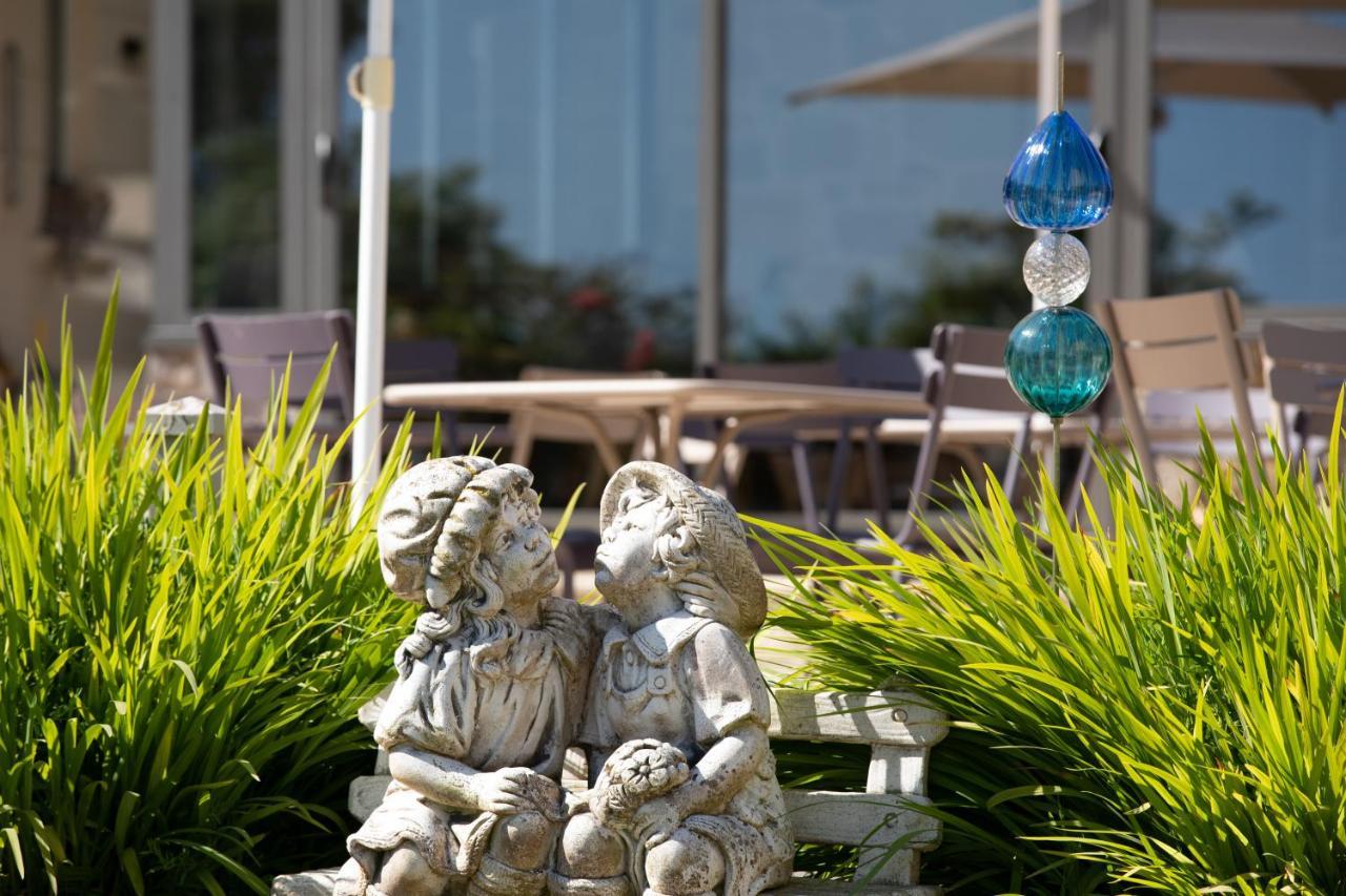 Hotel Les Agapanthes Плубаланек Екстериор снимка